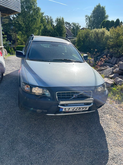 Volvo XC70 2 of 10