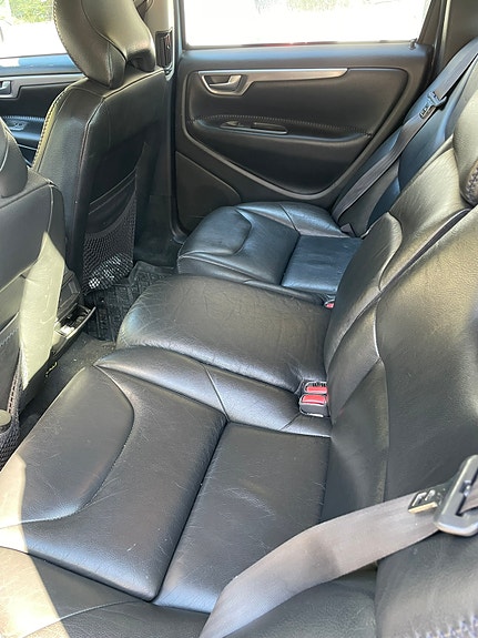 Volvo XC70 6 of 10