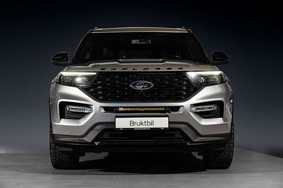 Ford Explorer 4 of 5