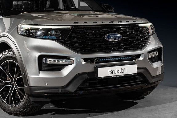 Ford Explorer 2 of 5