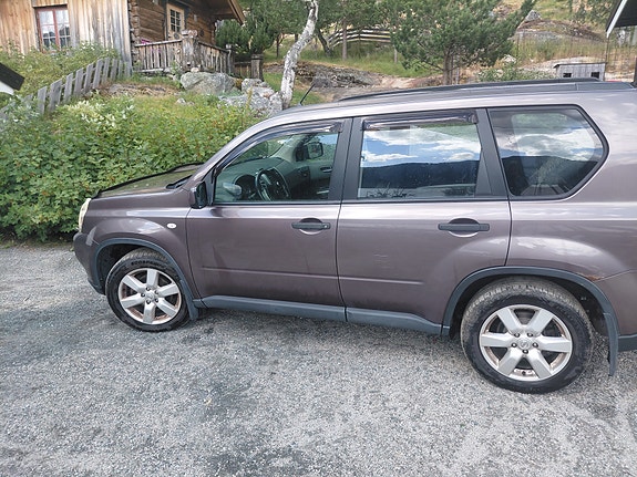 Nissan X-Trail 4 of 5