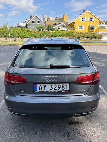 Audi e-tron 5 of 11