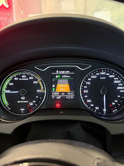 Audi e-tron 10 of 11
