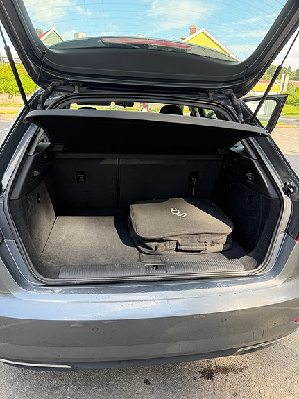 Audi e-tron 6 of 11