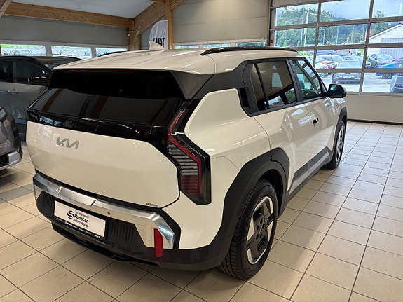 Kia EV3 4 of 21