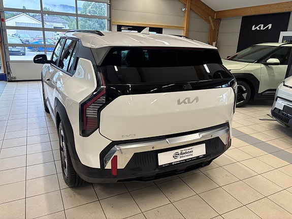 Kia EV3 3 of 21