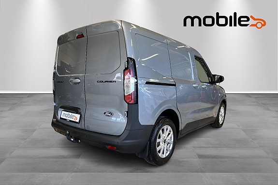 Ford Transit Courier 3 of 5