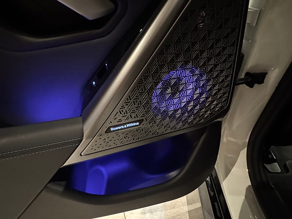 BMW i5 28 of 30