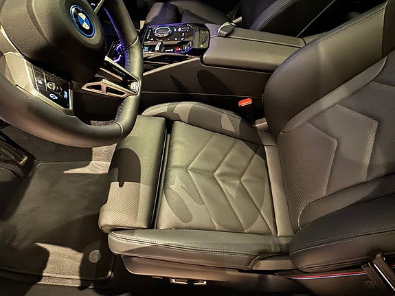 BMW i5 25 of 30