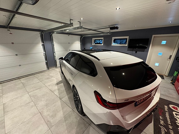 BMW i5 5 of 5