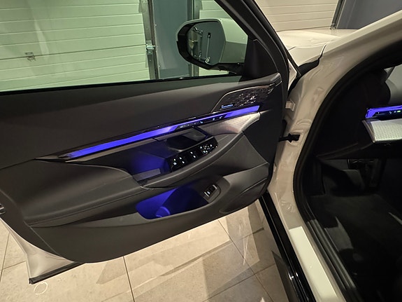 BMW i5 22 of 30