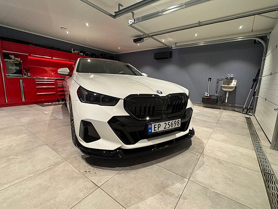 BMW i5 18 of 30