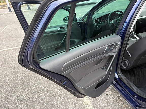 Volkswagen Golf VII 15 of 16