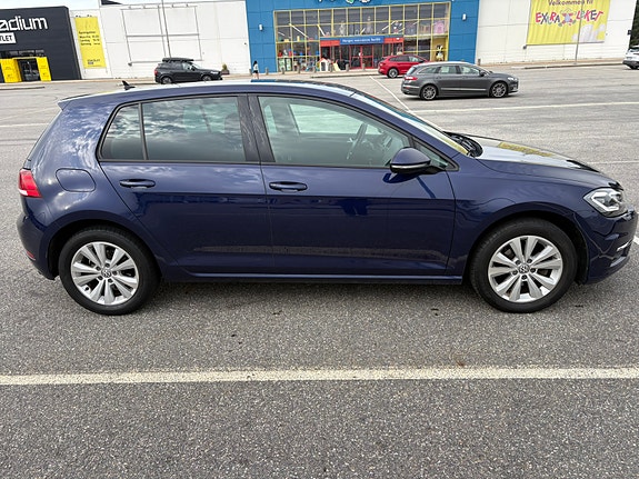 Volkswagen Golf VII 2 of 16
