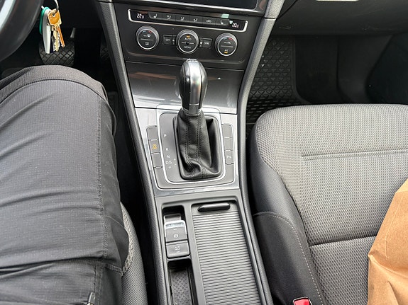 Volkswagen Golf VII 7 of 16