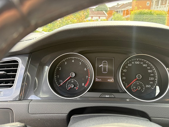Volkswagen Golf VII 8 of 16