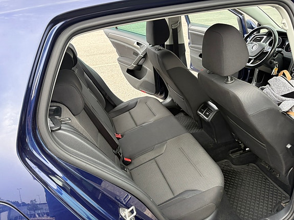 Volkswagen Golf VII 12 of 16