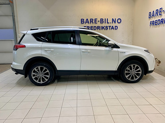 Toyota RAV4 5 of 5