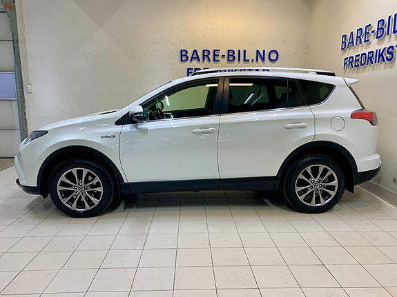 Toyota RAV4 4 of 5