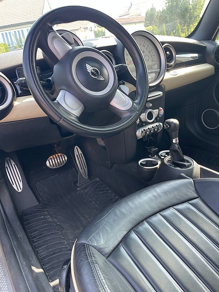 MINI Cooper S 7 of 13