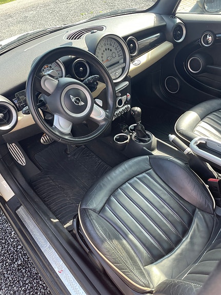 MINI Cooper S 5 of 5