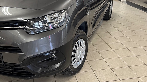 Toyota Proace City 2 of 5
