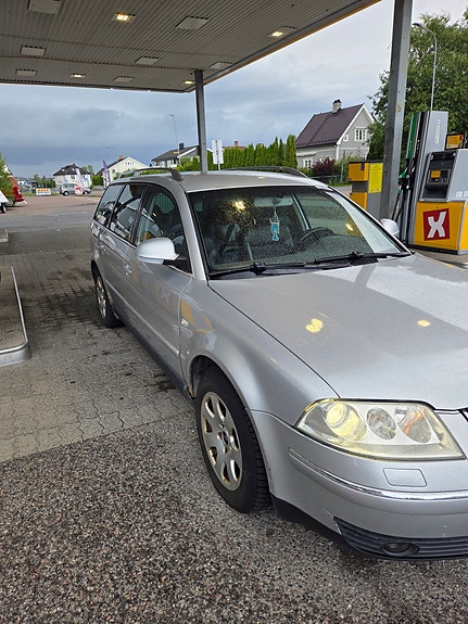 Volkswagen Passat 3 of 5