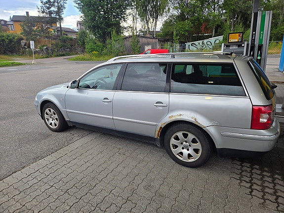 Volkswagen Passat 4 of 5