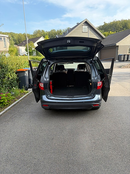 Mazda 5 4 of 5