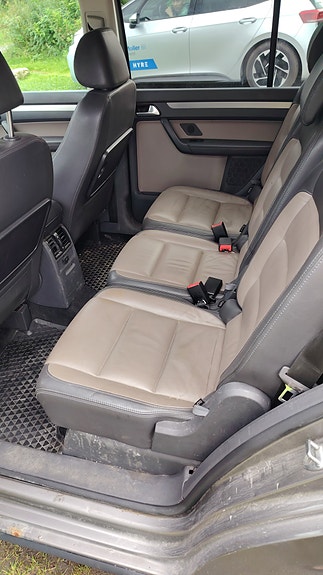 Volkswagen Touran 5 of 5