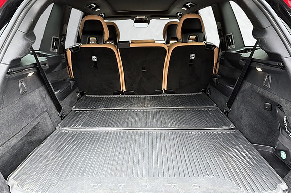 Volvo XC90 15 of 25