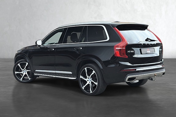 Volvo XC90 2 of 25