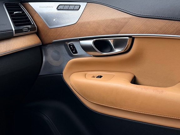 Volvo XC90 24 of 25