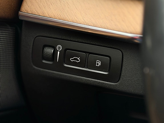 Volvo XC90 17 of 25