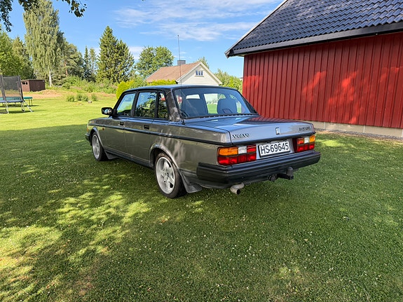 Volvo 240 5 of 5