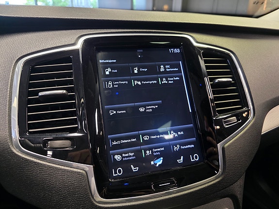 Volvo XC90 22 of 30