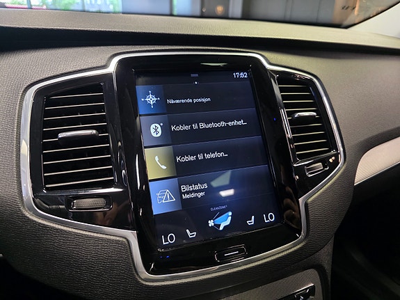 Volvo XC90 21 of 30