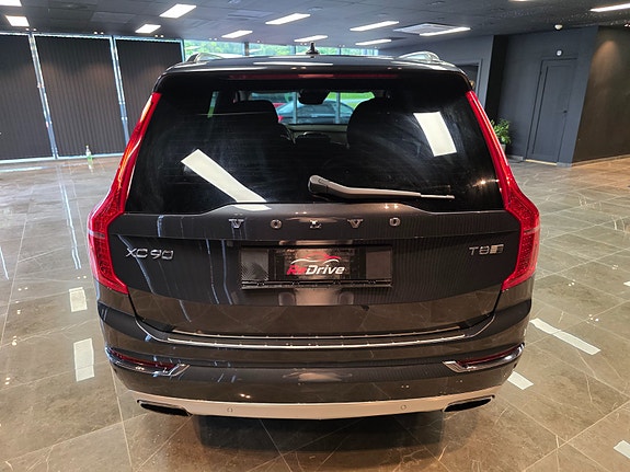 Volvo XC90 5 of 30