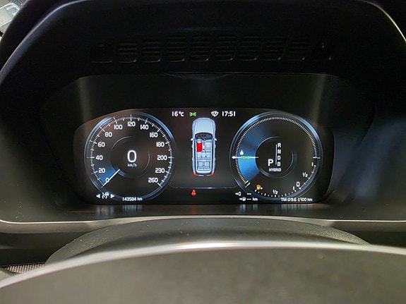 Volvo XC90 18 of 30