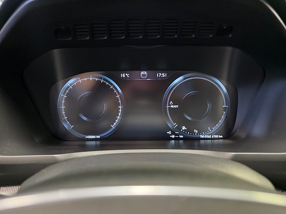 Volvo XC90 17 of 30