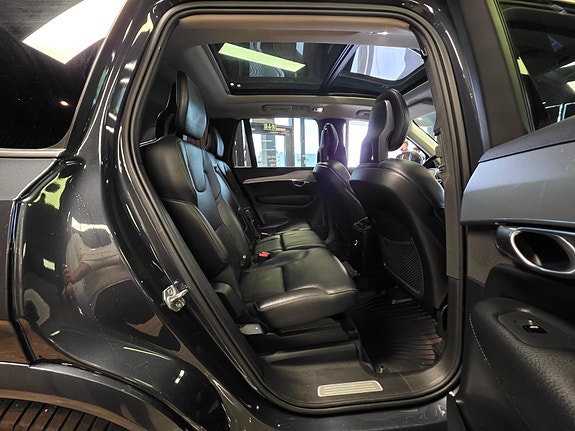 Volvo XC90 12 of 30