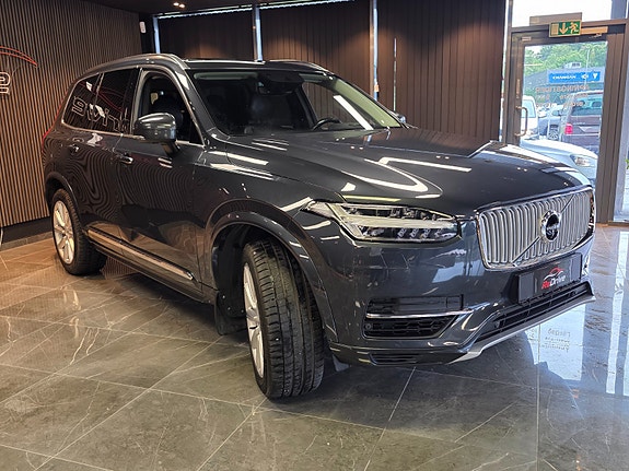 Volvo XC90 3 of 30
