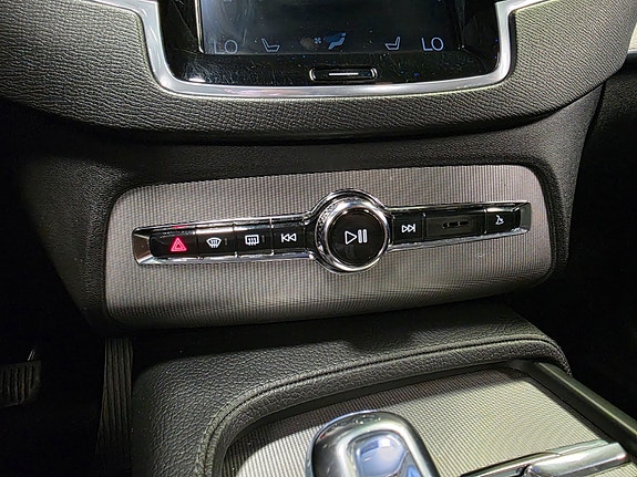 Volvo XC90 24 of 30