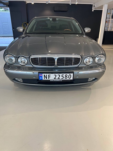 Jaguar XJ 28 of 28