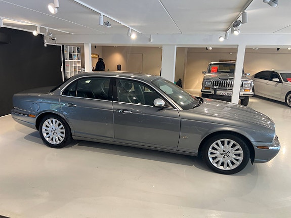 Jaguar XJ 6 of 28