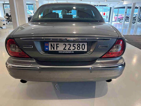 Jaguar XJ 8 of 28