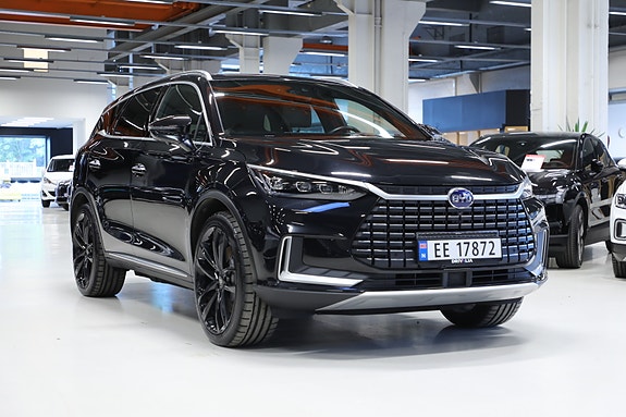 BYD Tang 2 of 5