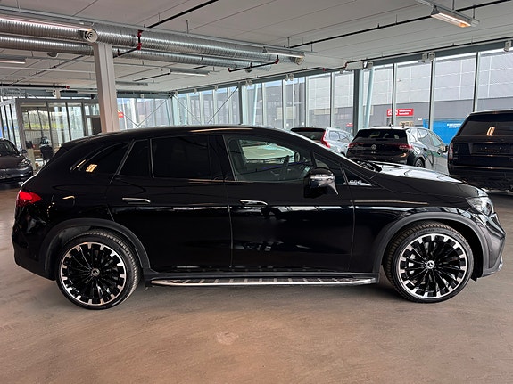 Mercedes-Benz EQE SUV 3 of 5