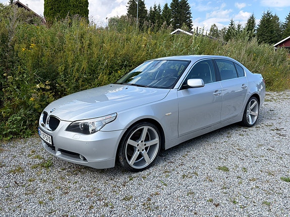 BMW 520i 3 of 16