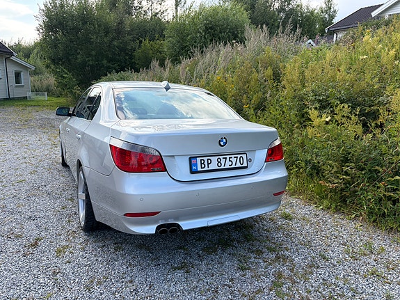 BMW 520i 6 of 16